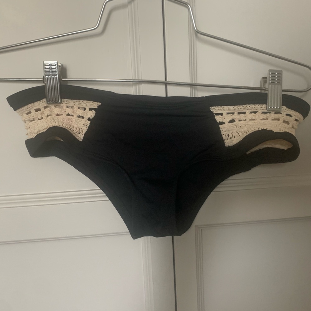 Lspace crochet bottom